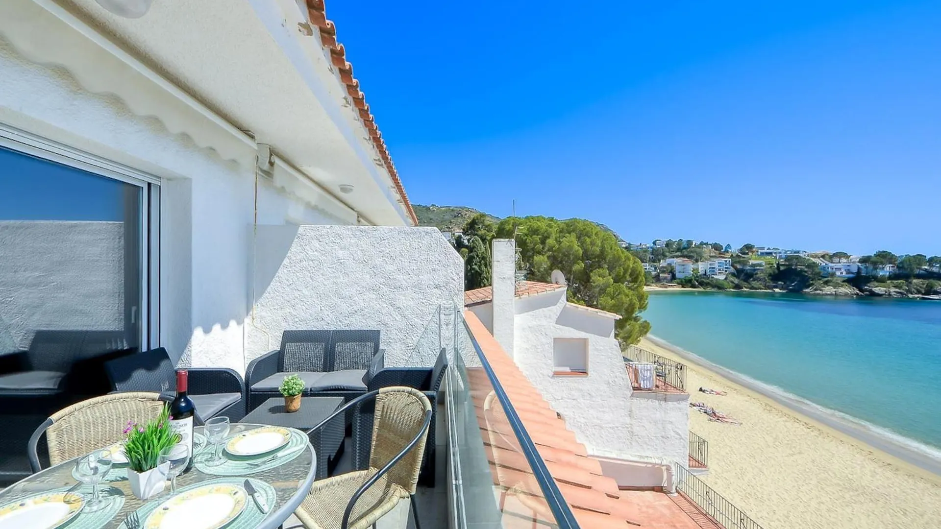 Pretty Apartment With Balcony Montjoi