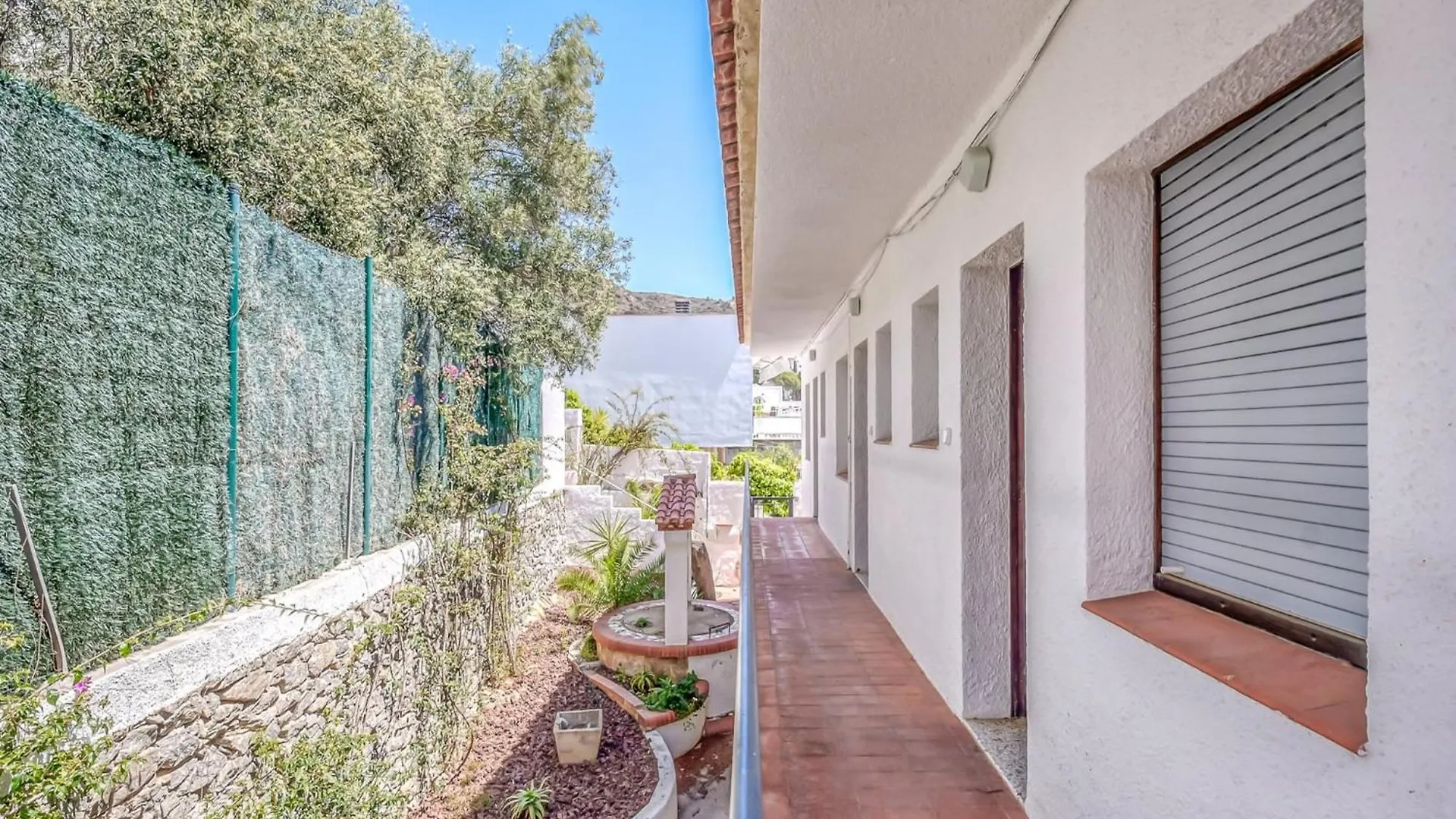 Pretty Apartment With Balcony Montjoi